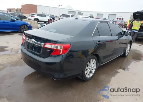 2014 Toyota Camry Xle z USA, uszkodzony, nr VIN 4T4BF1FK9ER411954